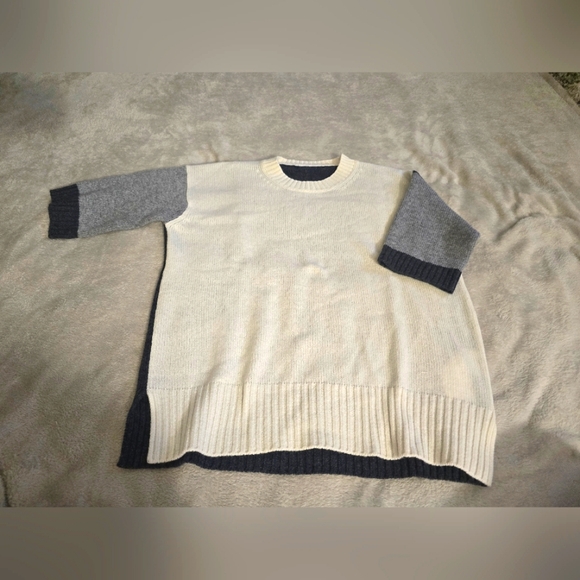 Cashmere Piazza Sempione Sweater Top - Picture 1 of 4